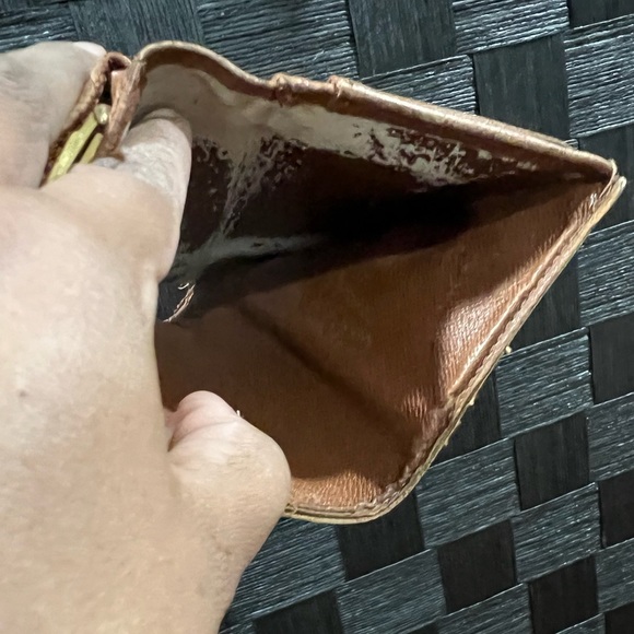 LOUIS VUITTON small wallet and crossbody - Picture 15 of 15